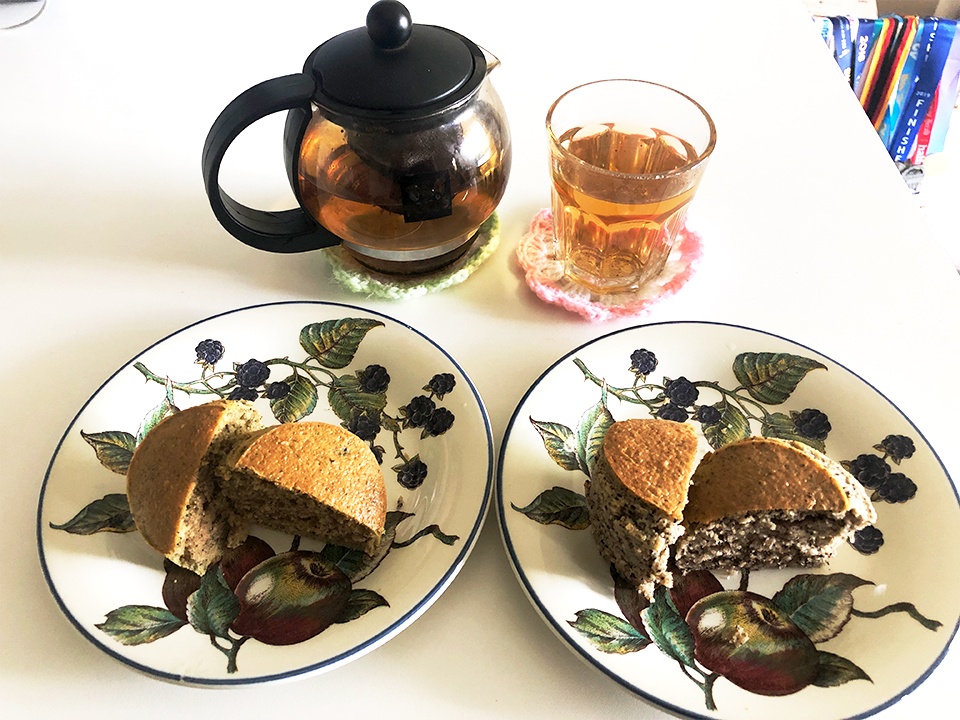 Hojicha & Sencha green tea cake with Hojicha.